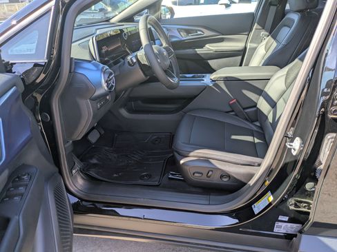 Used 2026 Chevrolet Equinox EV LT w/ LPO, All-Weather Mat Package image 11