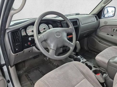 Used 2002 Toyota Tacoma PreRunner w/ SR5 Pkg w/ Chrome Pkg RWD image 10