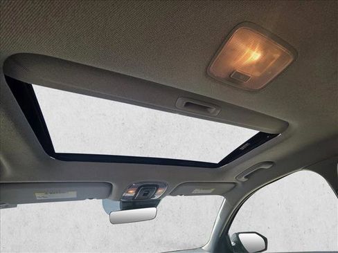 Used 2025 Hyundai Elantra Limited image 20