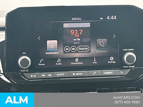 Used 2025 Nissan Pathfinder SV FWD image 31
