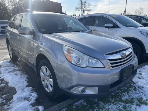 Used 2011 Subaru Outback 2.5i Premium w/ All-Weather Pkg image 2