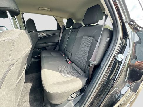 Used 2025 Kia Sportage LX FWD image 22