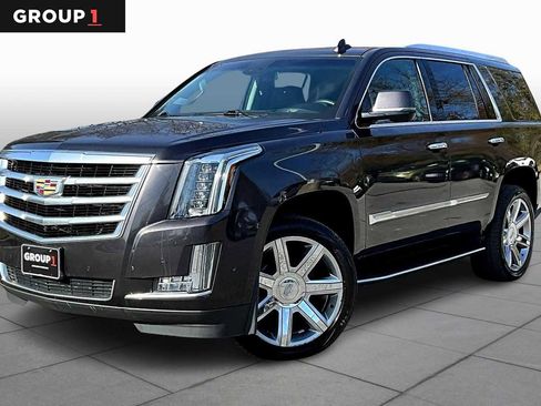 Used 2018 Cadillac Escalade Luxury image 1