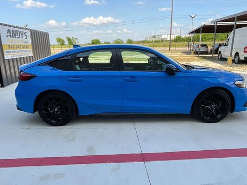 Used 2023 Honda Civic Sport image 11