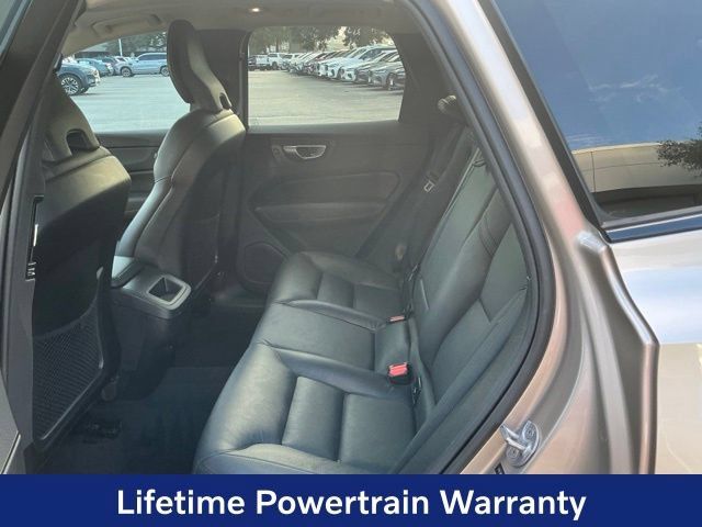 Certified 2024 Volvo XC60 B5 Plus w/ Protection Package Premier AWD/4WD image 23
