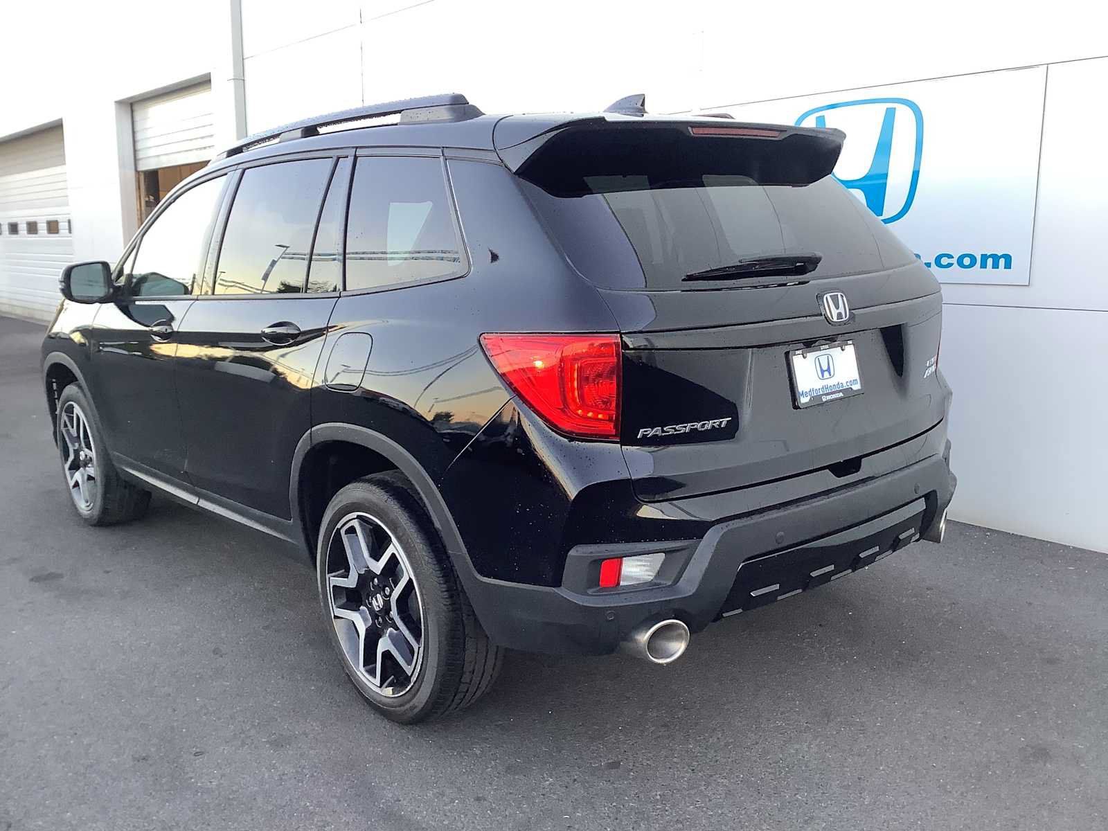 Used 2023 Honda Passport Elite image 4
