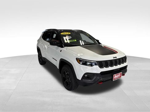 Used 2024 Jeep Compass Trailhawk w/ Trailhawk Elite Group AWD/4WD image 12