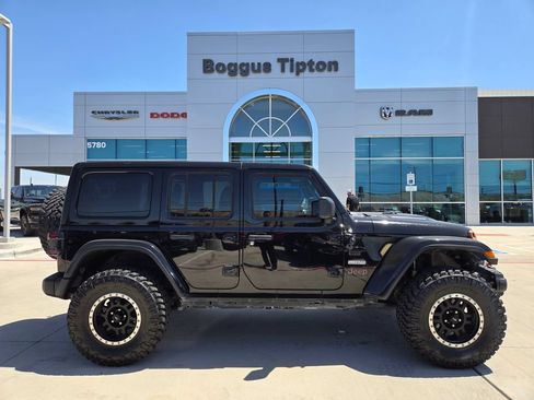 Used 2020 Jeep Wrangler Unlimited Rubicon w/ Quick Order Package 28Y Recon AWD/4WD image 2