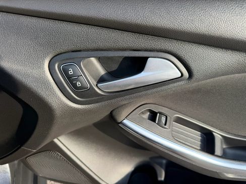Used 2018 Ford Focus ST FWD image 25