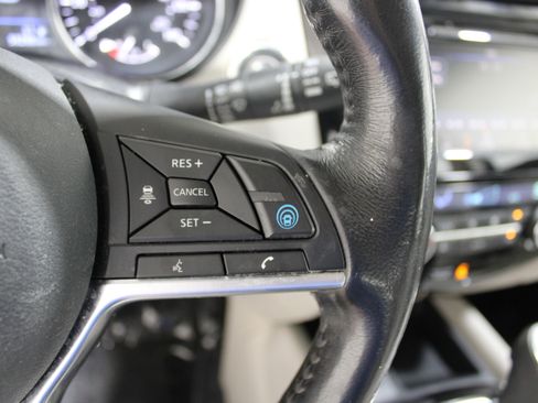 Used 2019 Nissan Rogue Sport SL w/ Premium Package image 11