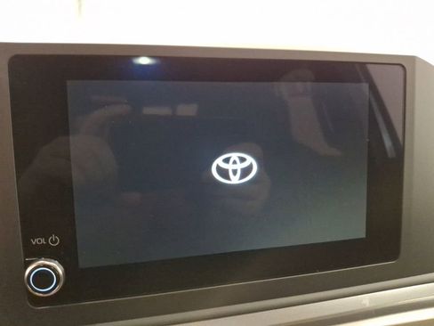 Used 2025 Toyota Tacoma SR5 image 21