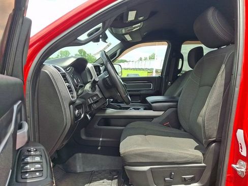 Used 2019 RAM 2500 Big Horn w/ Night Edition AWD/4WD image 13