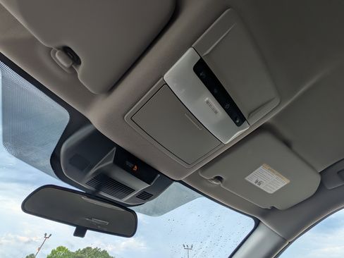 Used 2023 Nissan Rogue S FWD image 29