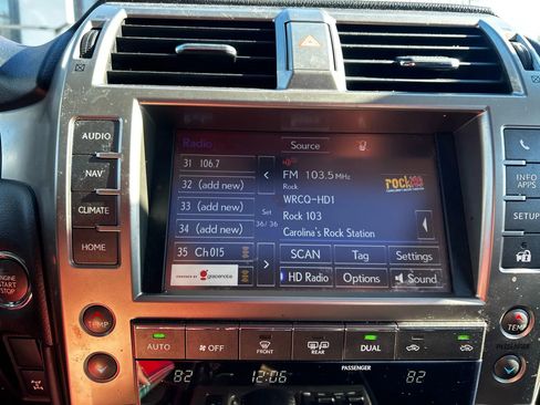 Used 2015 Lexus GX 460 image 17