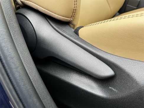 Used 2023 Toyota RAV4 XLE Premium image 27