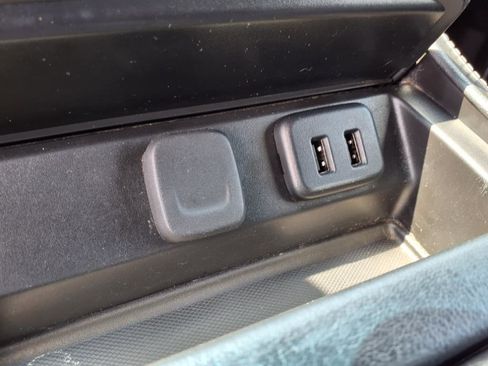 Used 2018 GMC Yukon Denali image 15