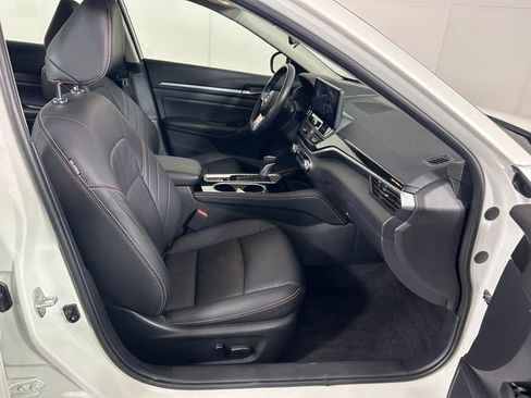 Used 2025 Nissan Altima 2.5 SR w/ SR Premium Package image 29