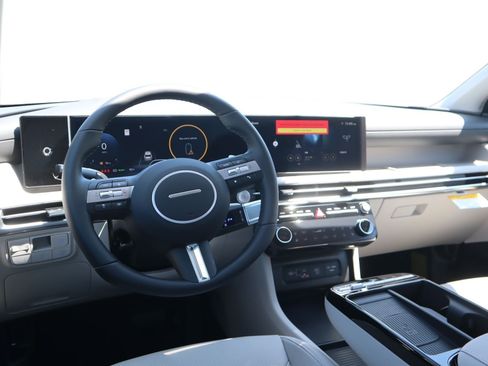 New 2025 Hyundai Tucson Limited image 10