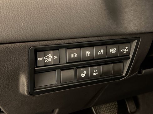 Used 2024 Toyota Tundra Limited image 30