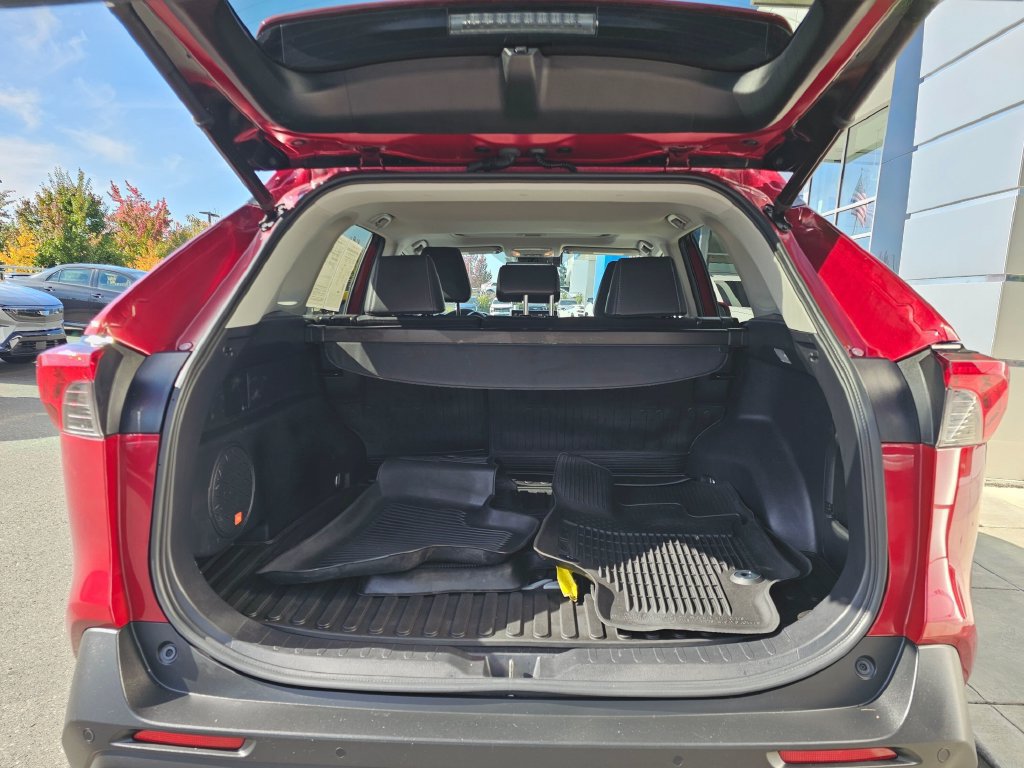 Used 2021 Toyota RAV4 XLE Premium AWD/4WD image 18