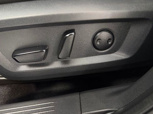 Used 2025 Nissan Rogue SV FWD image 22