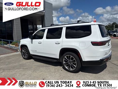 Used 2023 Jeep Wagoneer Series II w/ Convenience Group I AWD/4WD image 4