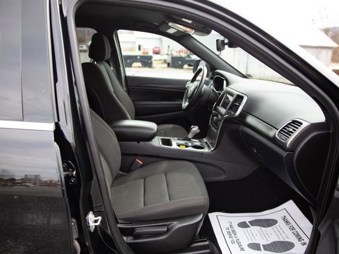 Used 2021 Jeep Grand Cherokee Laredo image 23