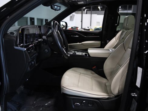 Used 2022 Cadillac Escalade Sport w/ Touring Package AWD/4WD image 12