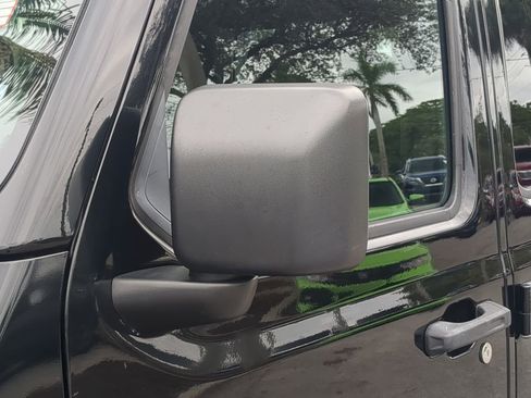 Used 2020 Jeep Gladiator Overland image 12