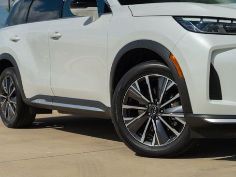 Certified 2026 INFINITI QX60 Luxe w/ Family Package image 2