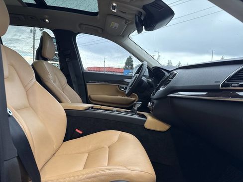 Used 2016 Volvo XC90 T6 Momentum w/ Momentum Plus Package image 16