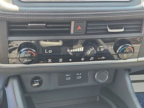 Used 2026 Nissan Rogue SV FWD image 17