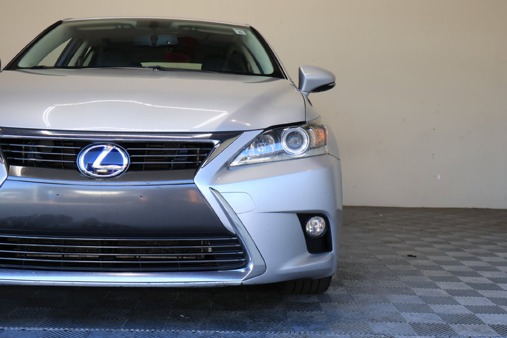 Used 2016 Lexus CT 200h w/ Seat Comfort Package FWD image 5