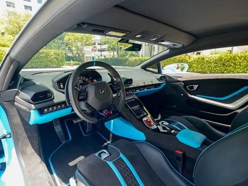 Used 2024 Lamborghini Huracan Tecnica RWD image 3