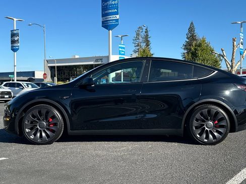 Used 2022 Tesla Model Y Performance AWD/4WD image 2