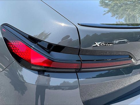 Used 2023 BMW 760i xDrive w/ Luxury Rear Seating Package AWD/4WD image 29