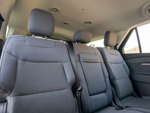 Used 2025 Ford Explorer Active image 33