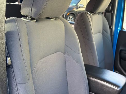 Used 2021 Jeep Gladiator Sport image 11