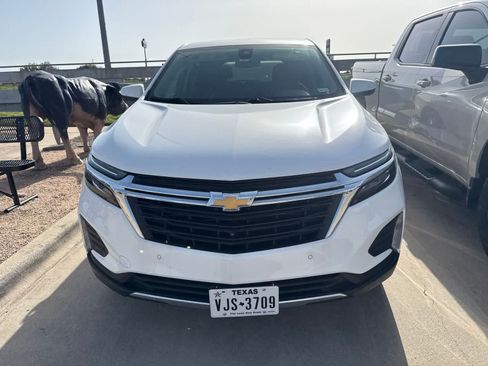 Used 2023 Chevrolet Equinox LT AWD/4WD image 2