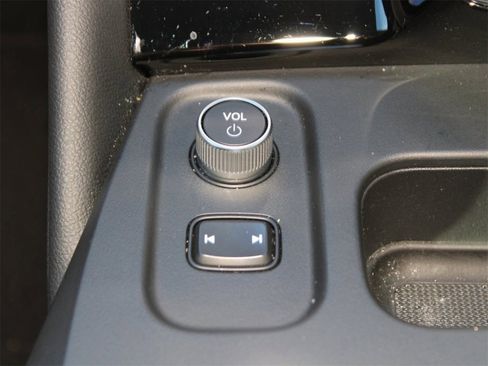 Used 2025 Acura MDX FWD image 25