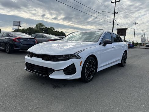 Used 2023 Kia K5 GT-Line w/ GT-Line Premium Package FWD image 3