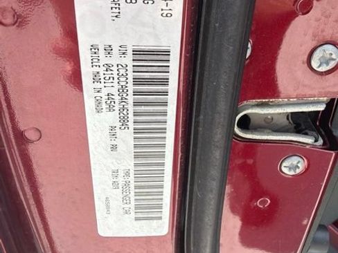 Used 2019 Chrysler 300 S RWD image 10