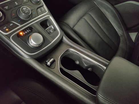 Used 2017 Chrysler 200 Limited Platinum w/ Comfort & Convenience Group image 26