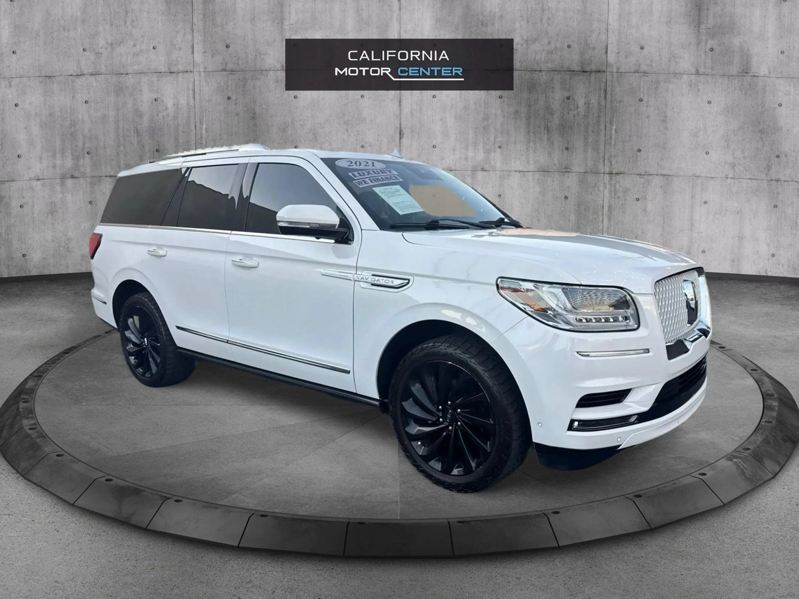 Used 2021 Lincoln Navigator Reserve AWD/4WD image 1