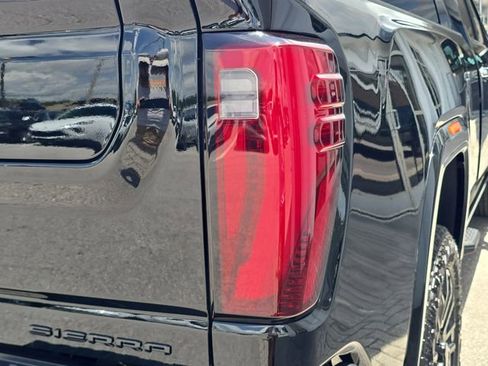 New 2026 GMC Sierra 2500 Denali Ultimate w/ LPO, Black Badging Package AWD/4WD image 10
