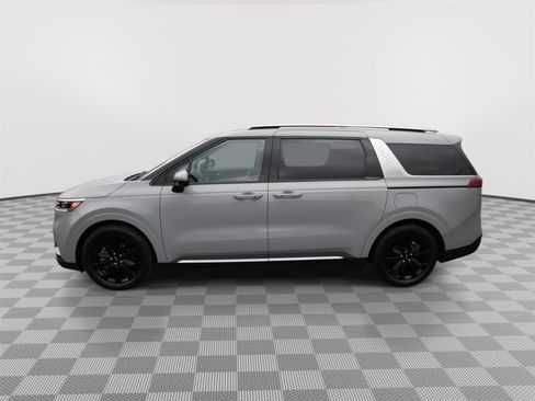 Used 2023 Kia Carnival SX Prestige FWD image 8