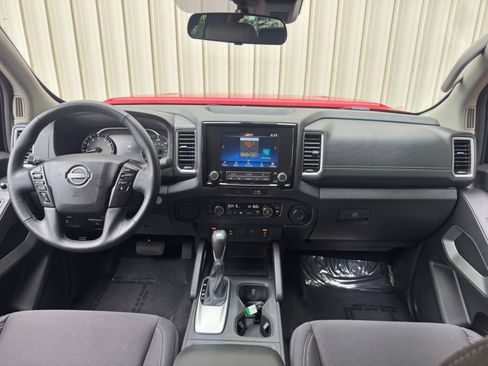 Used 2022 Nissan Frontier SV RWD image 11