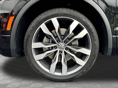 Used 2020 Volkswagen Tiguan SEL Premium R-Line AWD/4WD image 34
