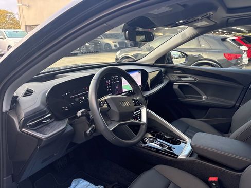 Certified 2025 Audi Q5 Premium Plus w/ Premium Plus image 12