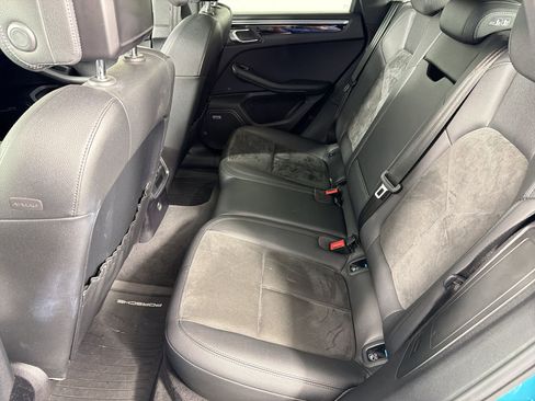 Certified 2021 Porsche Macan image 15